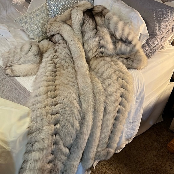 Gmas beloved long fur jacket - Picture 1 of 5